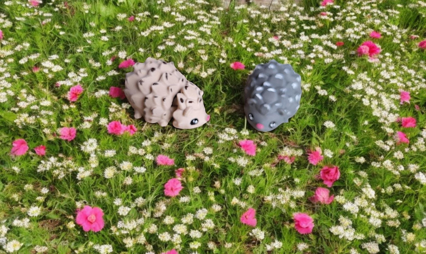 3D articulated flexi hedgehog / 3d printed gray tan hedgehog / 3d printed animals figurine knick knack Fidget porcupine