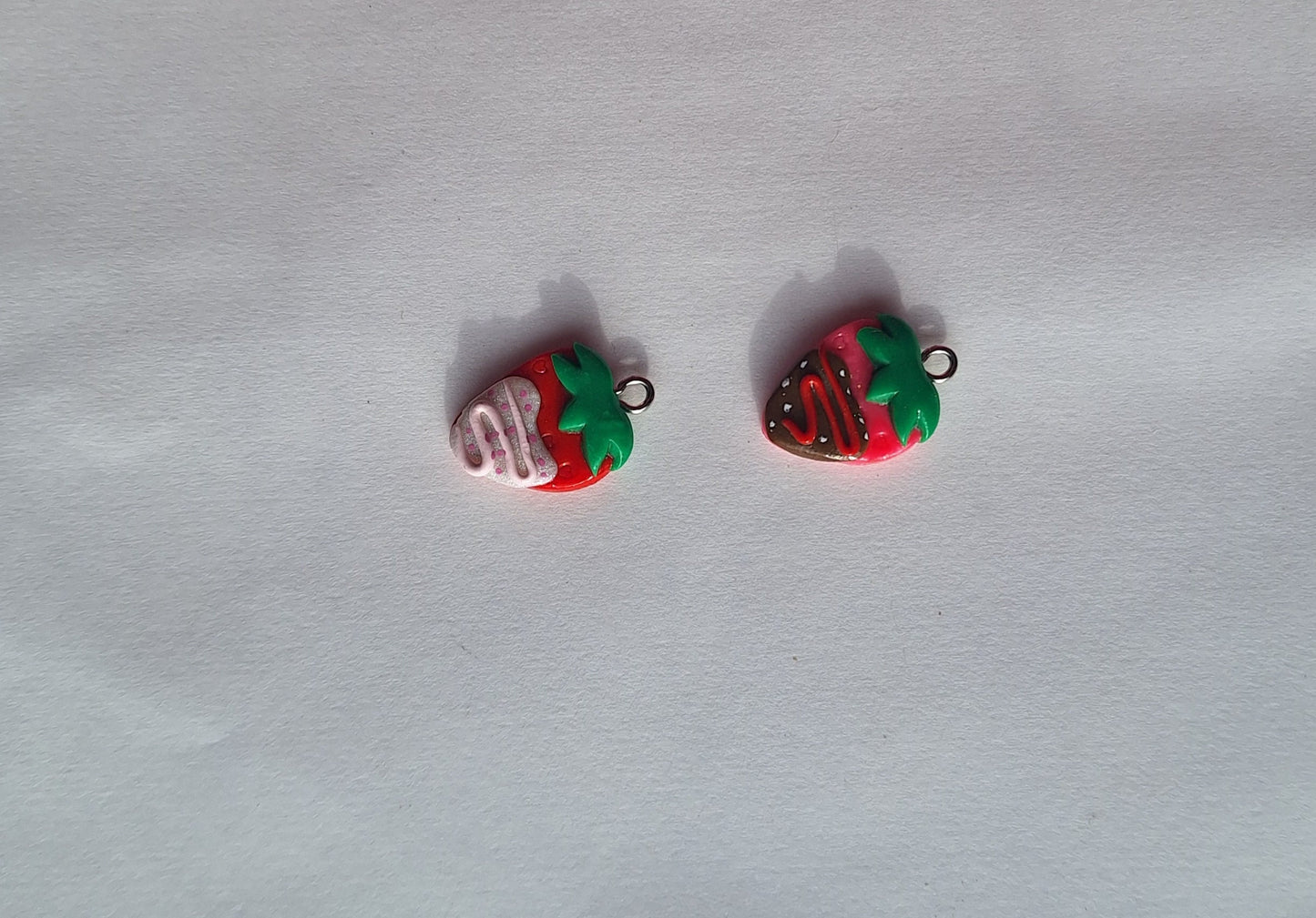 Kawaii heart love valentine strawberry charms / polymer clay chocolate covered strawberry charms / kawaii food charms jewelry stitch marker