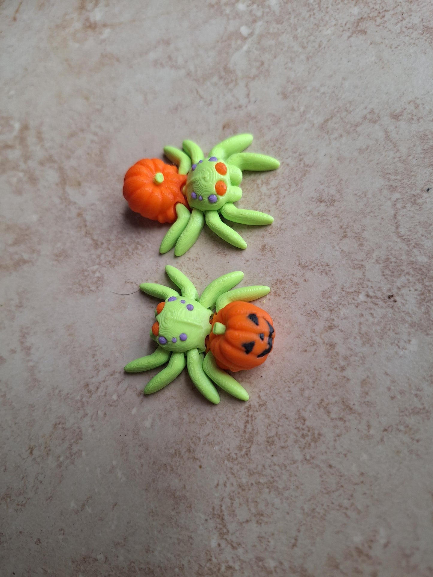 3D kawaii articulated small pumpkin spiders / 3d printed spider insect animals / holiday halloween spider knick knack Fidget figurines