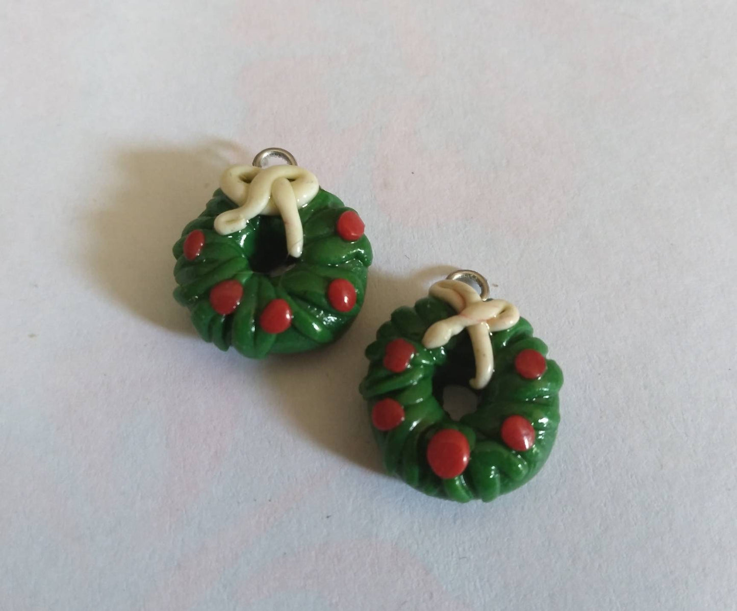 Kawaii Christmas wreath charms / polymer clay wreath charms / kawaii  holiday jewelry / kawaii holiday charms