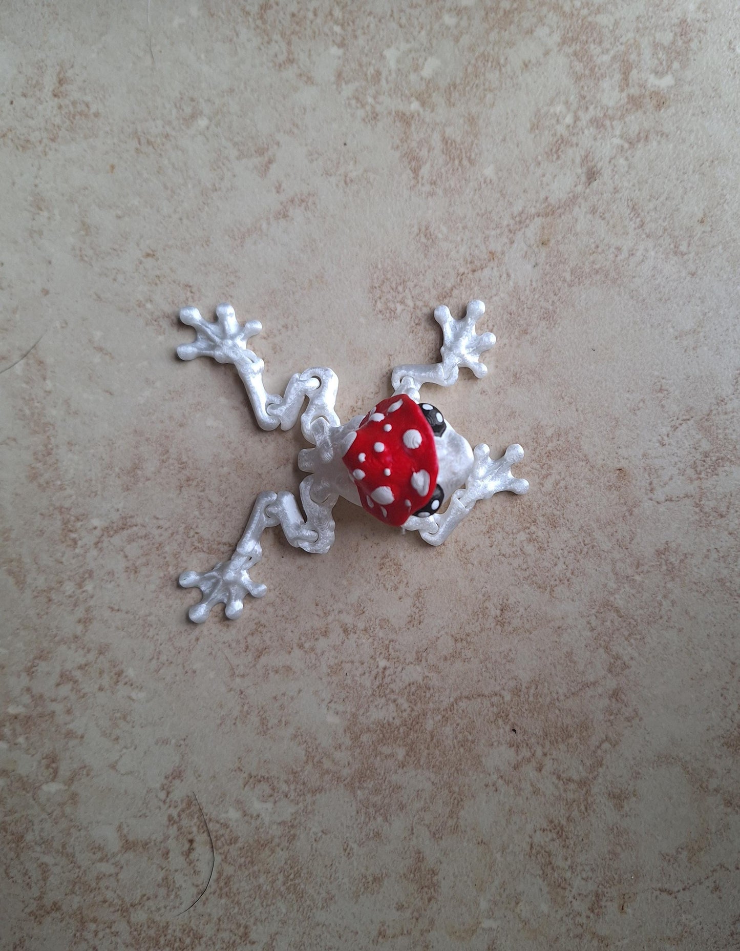 3D articulated red white mushroom frog / 3d printed turtle animals / red toadstool frog knick knack Fidget figurines