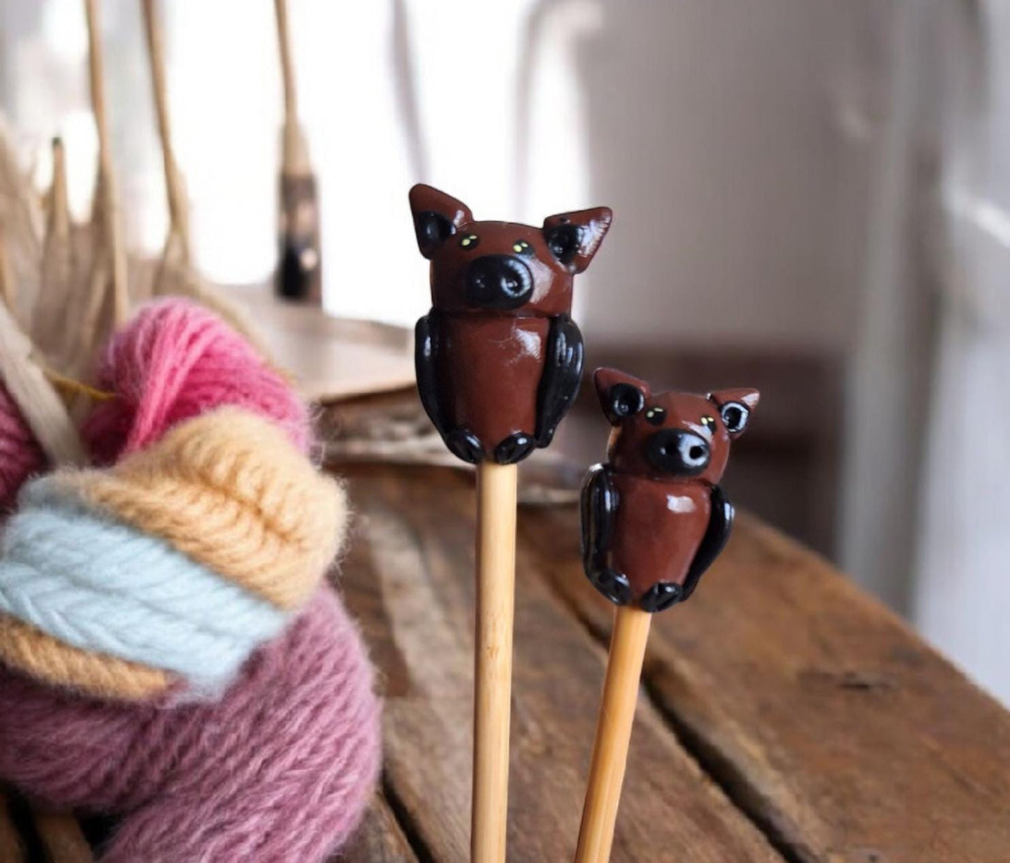 Set of 2 cute bat knitting needles / polymer clay knitting needles / decorative brown bat knitting needles accessory