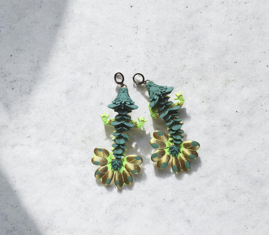 3D articulated green gold lucky clover dragon earrings / 3d printed earrings / dragon earrings / articulated 3d dragon jewelry