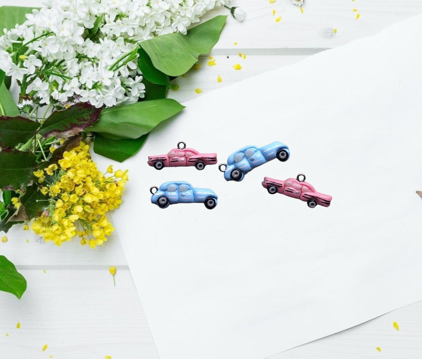 Kawaii pink blue vintage car charms / polymer clay retro car charms automobile charms jewelry stitchmarker