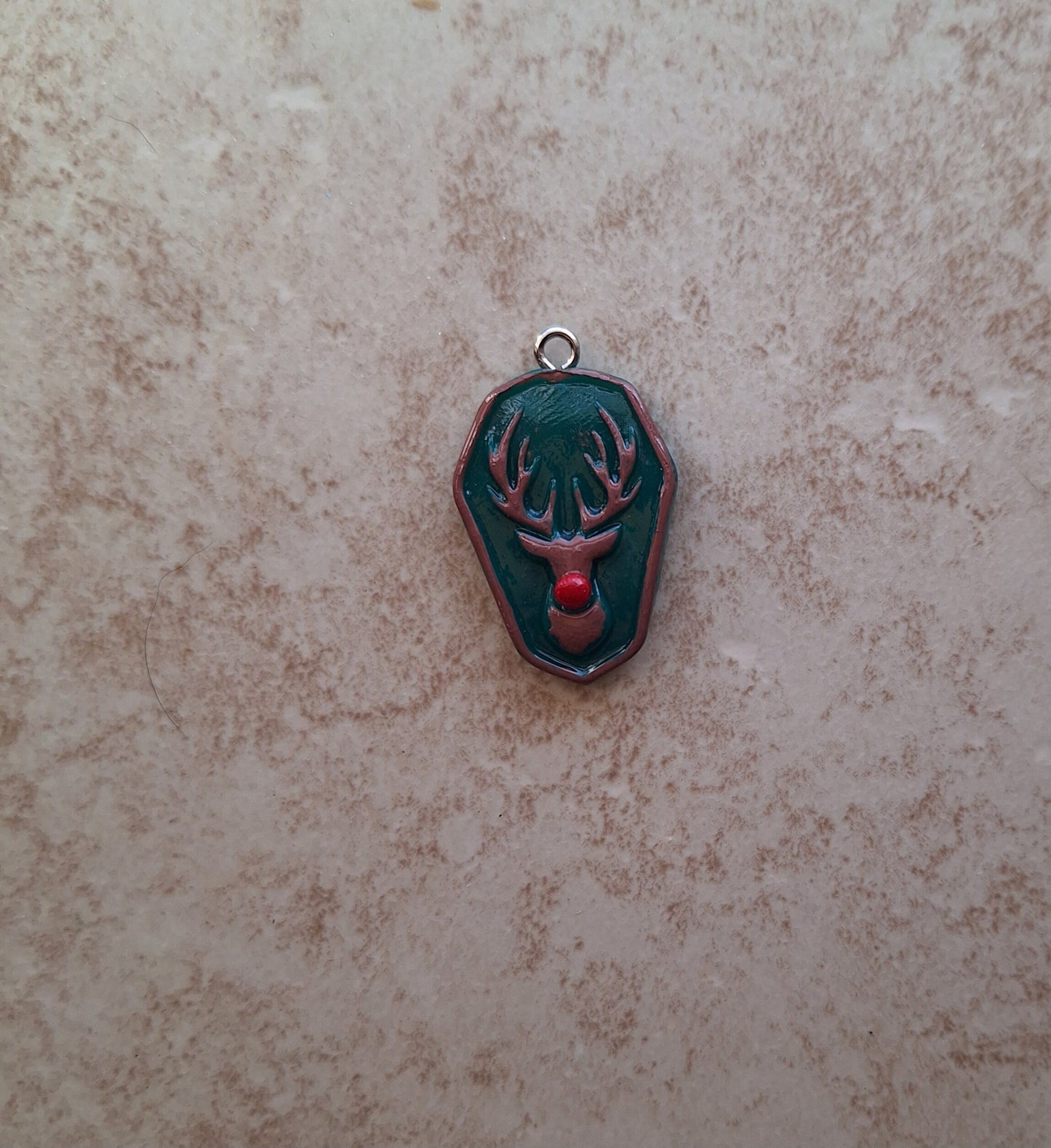 Kawaii christmas holiday rudolph reindeer cameo charms / clay cameo silhouette charms jewelry / amulet shape cameo charms stitch marker