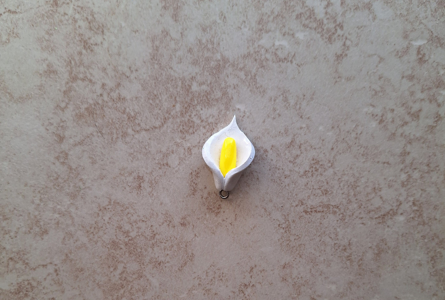 Kawaii clay calla lily flower charms / polymer clay spring summer charms / kawaii spring flower charms / floral jewelry charm stitchmarker