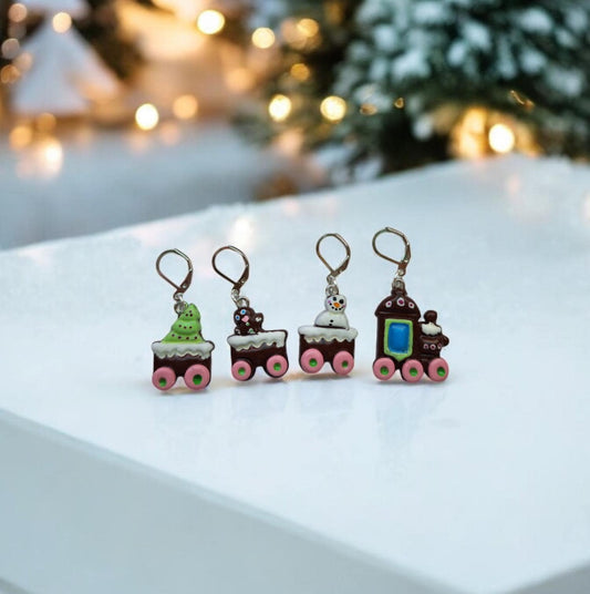 Stitch markers set 4 christmas train / gingerbread train stitchmarkers /  christmas cookie stitch markers knitting accessory progres keeper