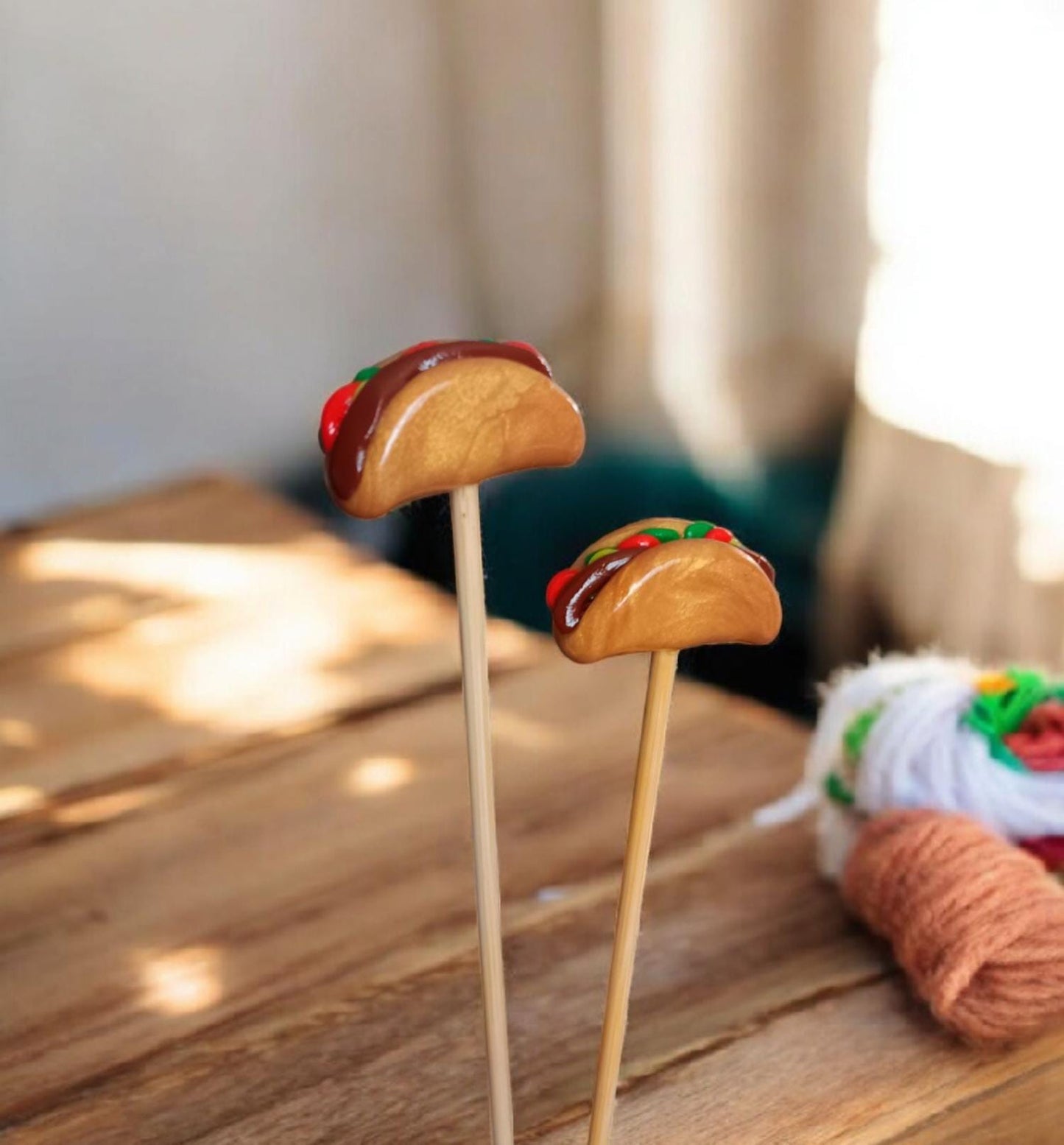 Set of 2 cute taco knitting needles / polymer clay knitting needles / decorative clay food taco party knitting needles accessory