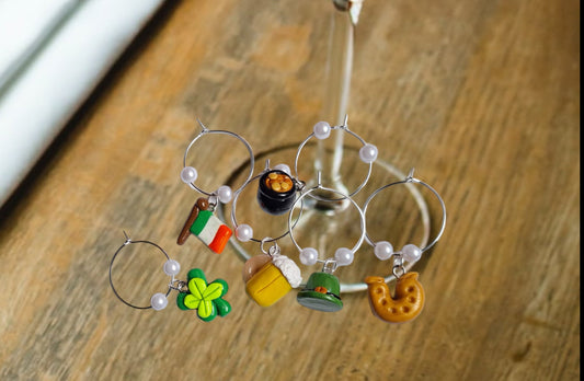 Set of 6 Irish clover lucky wine charms / holiday st pattys day wine charms / 6 set polymer clay st patrick's day celebrate wine charms