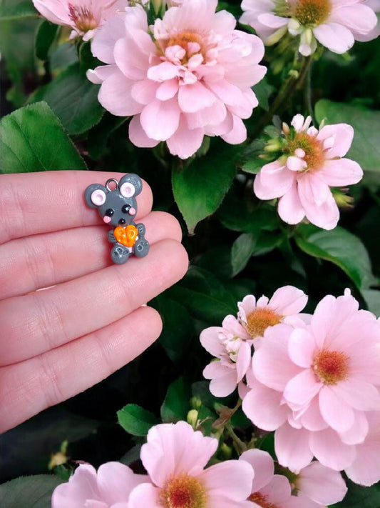 Polymer clay mouse with cheese heart charms / cute kawaii clay mouse with cheese animal charm jewelry stitch marker progress keeper notions