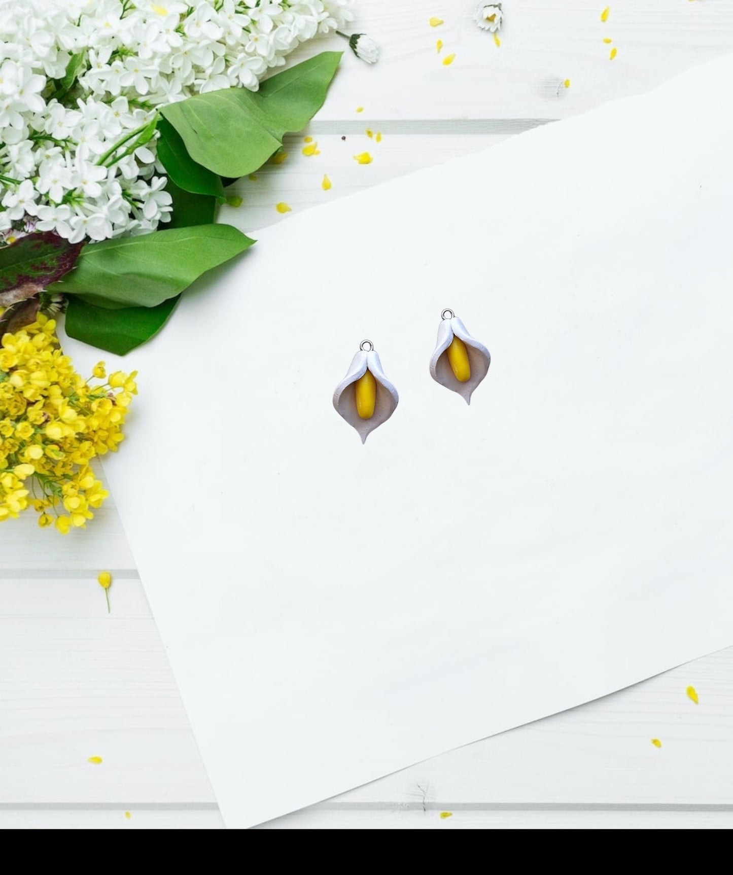 Kawaii clay calla lily flower charms / polymer clay spring summer charms / kawaii spring flower charms / floral jewelry charm stitchmarker