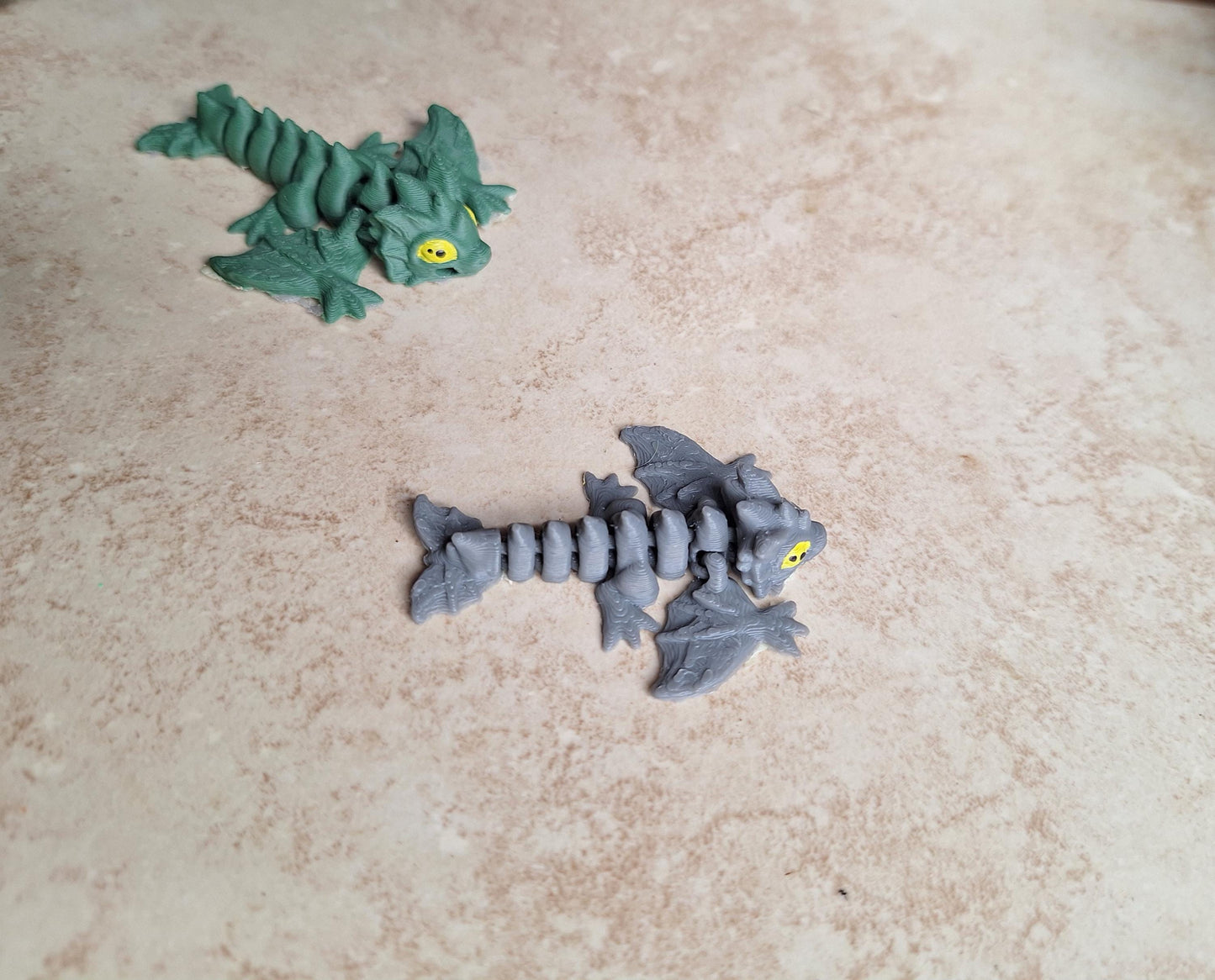 3D articulated wyvern dragon tumbler handle charm / 3d printed wyvern animal colored wyvern tumbler charm Fidget