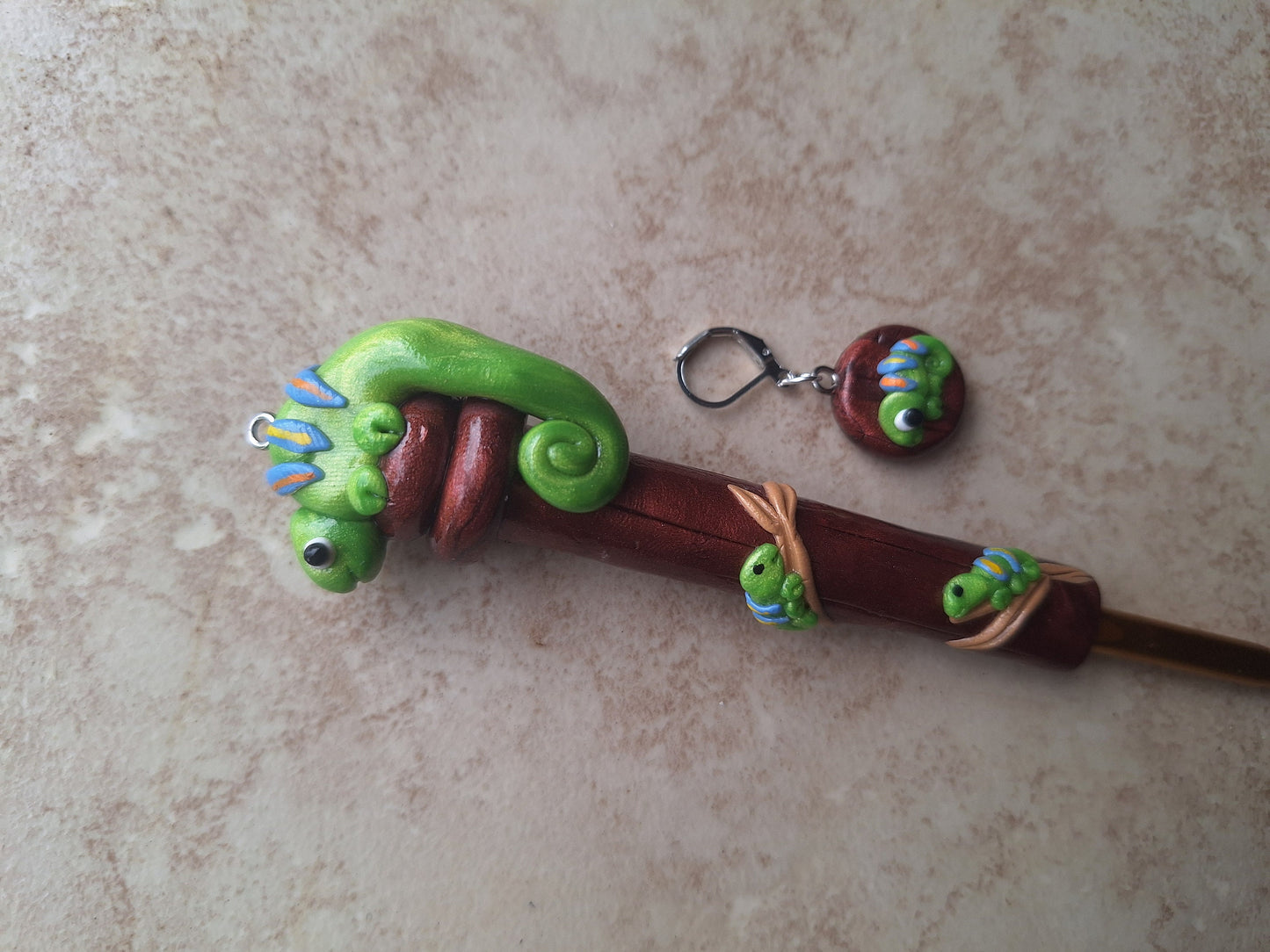 Polymer clay chameleon crochet hook with stitch marker / lizard salamander gecko crochet hook