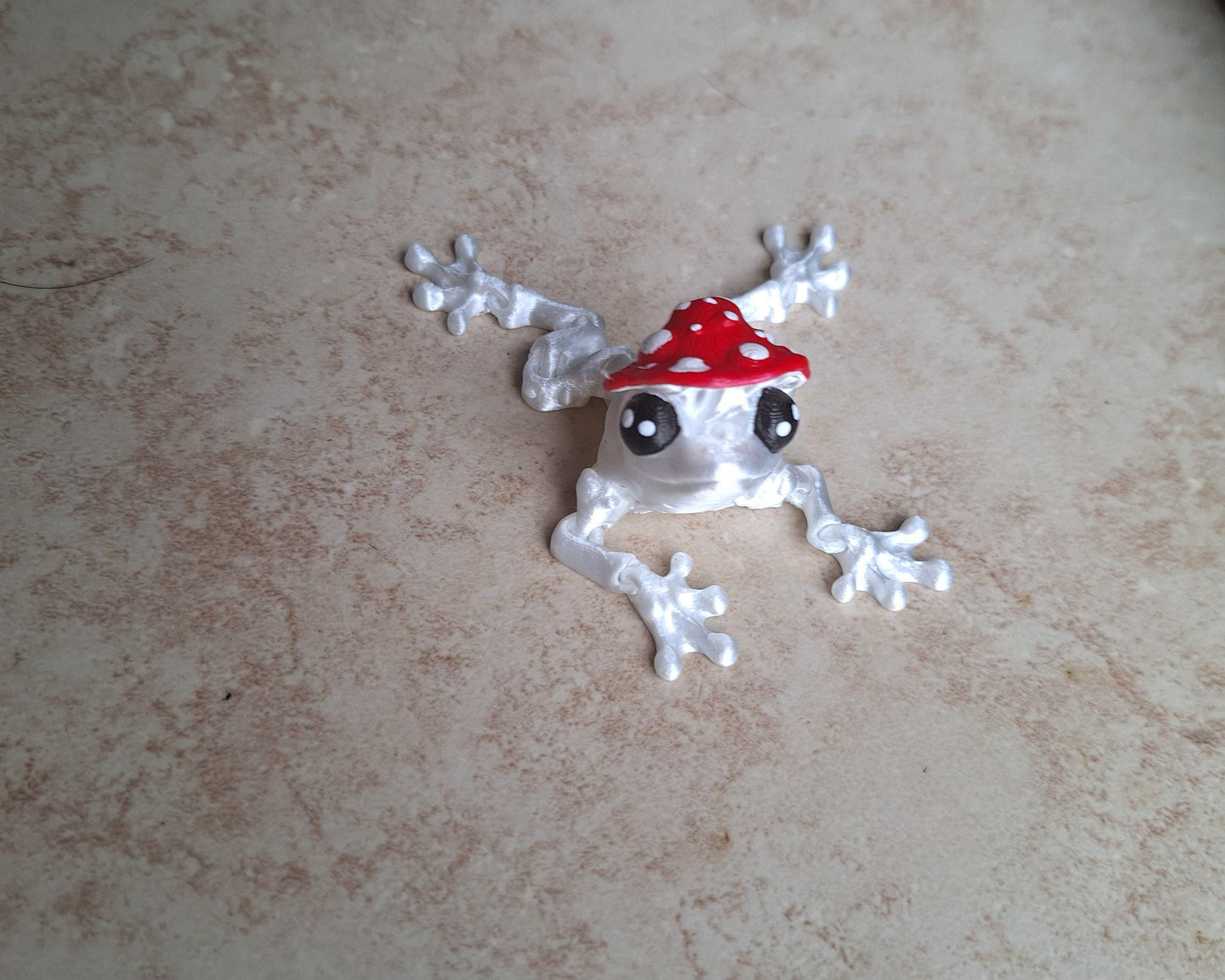 3D articulated red white mushroom frog / 3d printed turtle animals / red toadstool frog knick knack Fidget figurines