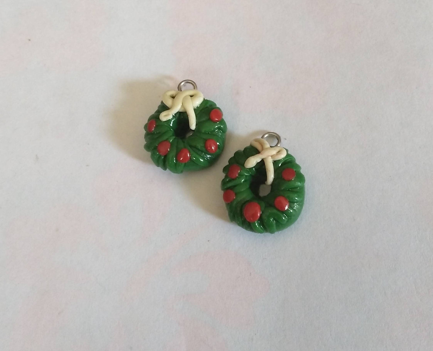 Kawaii Christmas wreath charms / polymer clay wreath charms / kawaii  holiday jewelry / kawaii holiday charms
