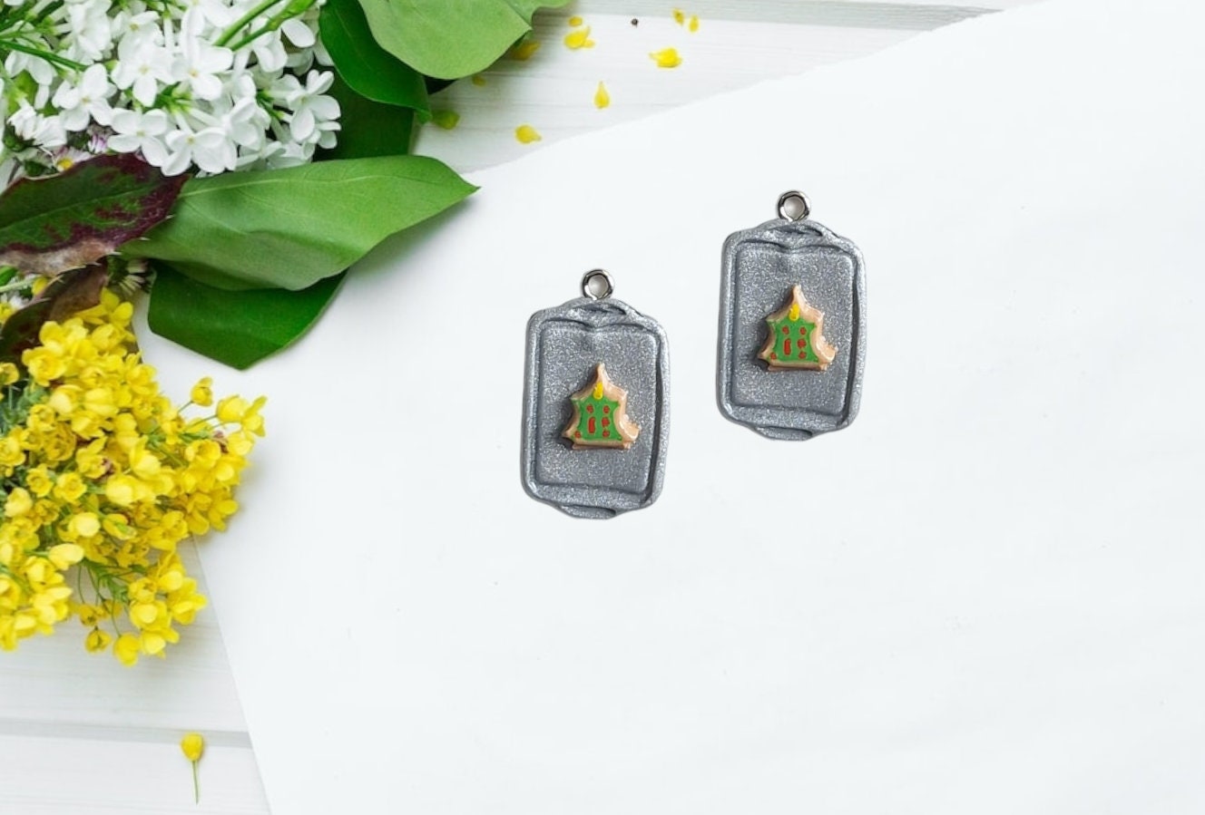 Kawaii christmas tree sugar cookie baking tray charms / polymer clay cookie charms / kawaii food charm food jewelry charm stitch marker