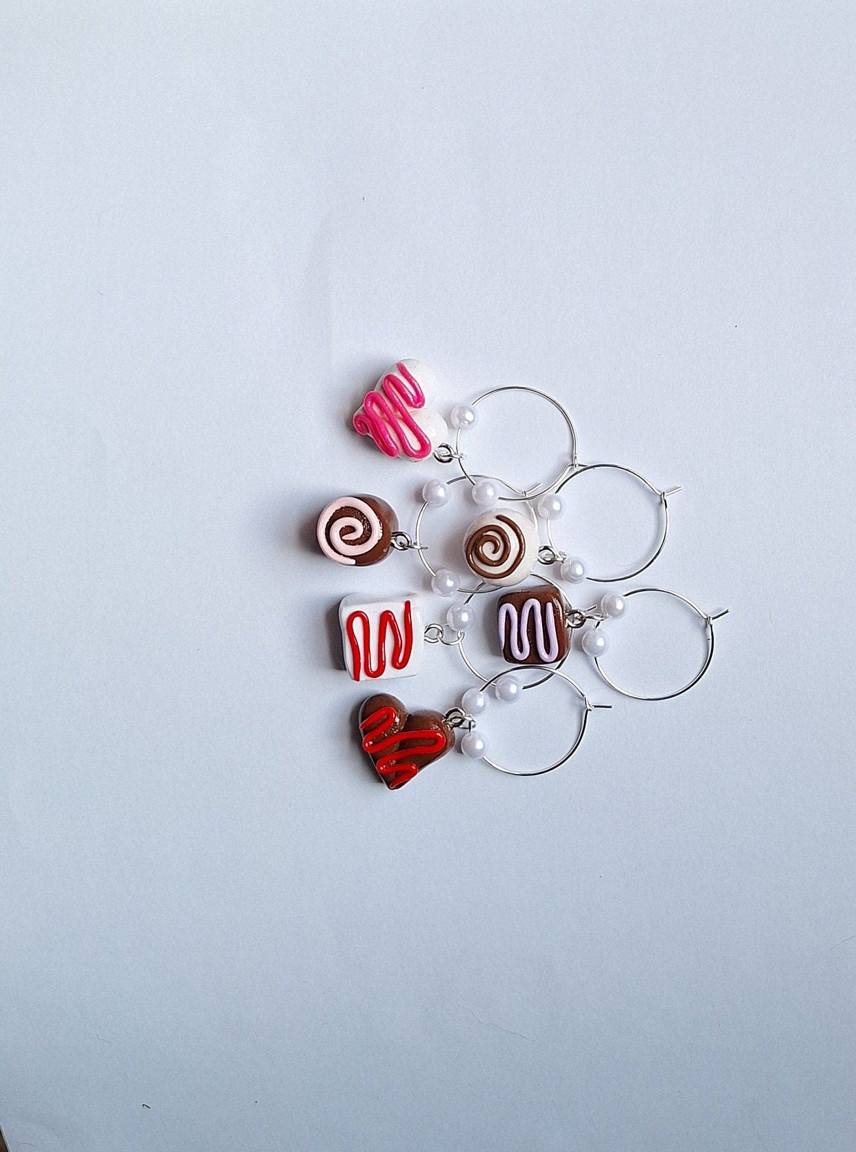 Set of 6 valentine wine charms / holiday winter spring wine charms / 6 set polymer clay valentine chocolates heart celebrate wine charms