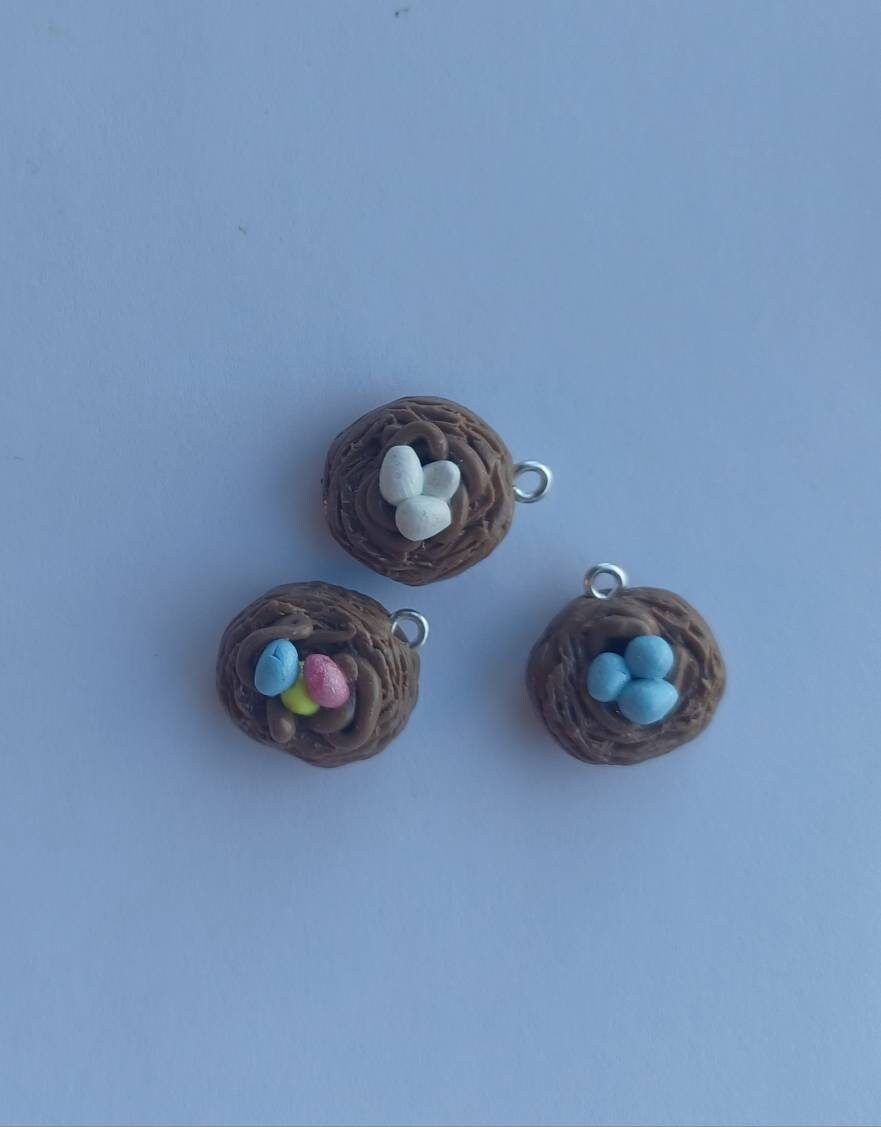 Kawaii decorative bird nest charms / polymer bird nest charms / kawaii bird easter charms / kawaii bird egg jewelry / easter charms