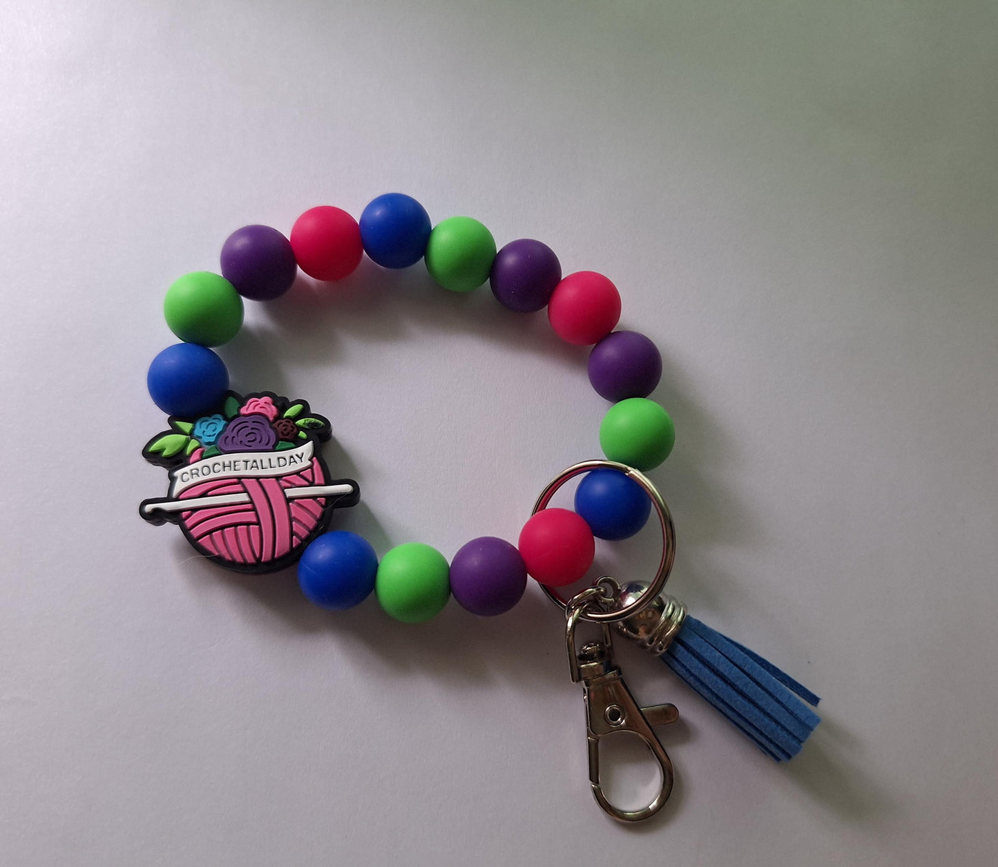 Silicone beaded wristlet keychain / crochet all day silicone wristlet keychain / pink purple yarn crochet bag accessories key chain