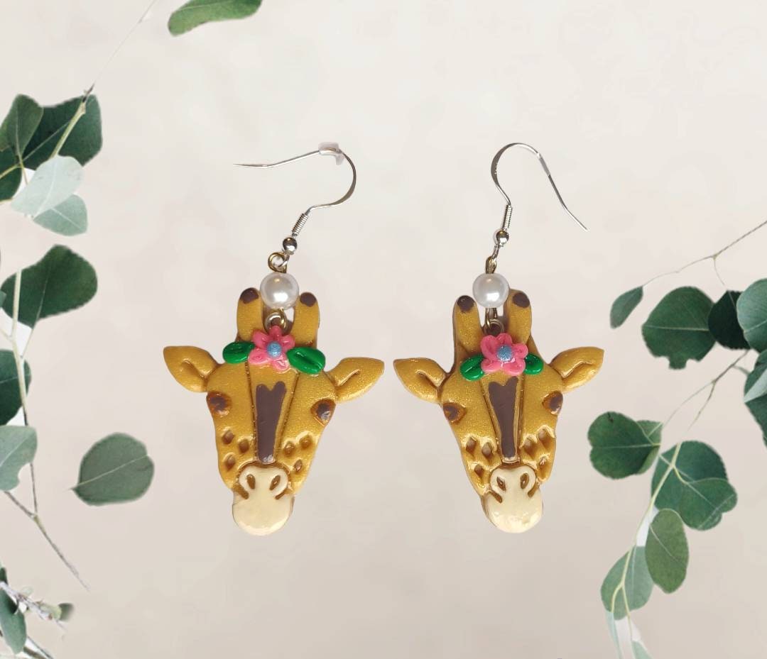 Kawaii floral giraffe earrings / polymer clay giraffe earrings / kawaii animal jewelry / floral earrings / safari jungle earrings