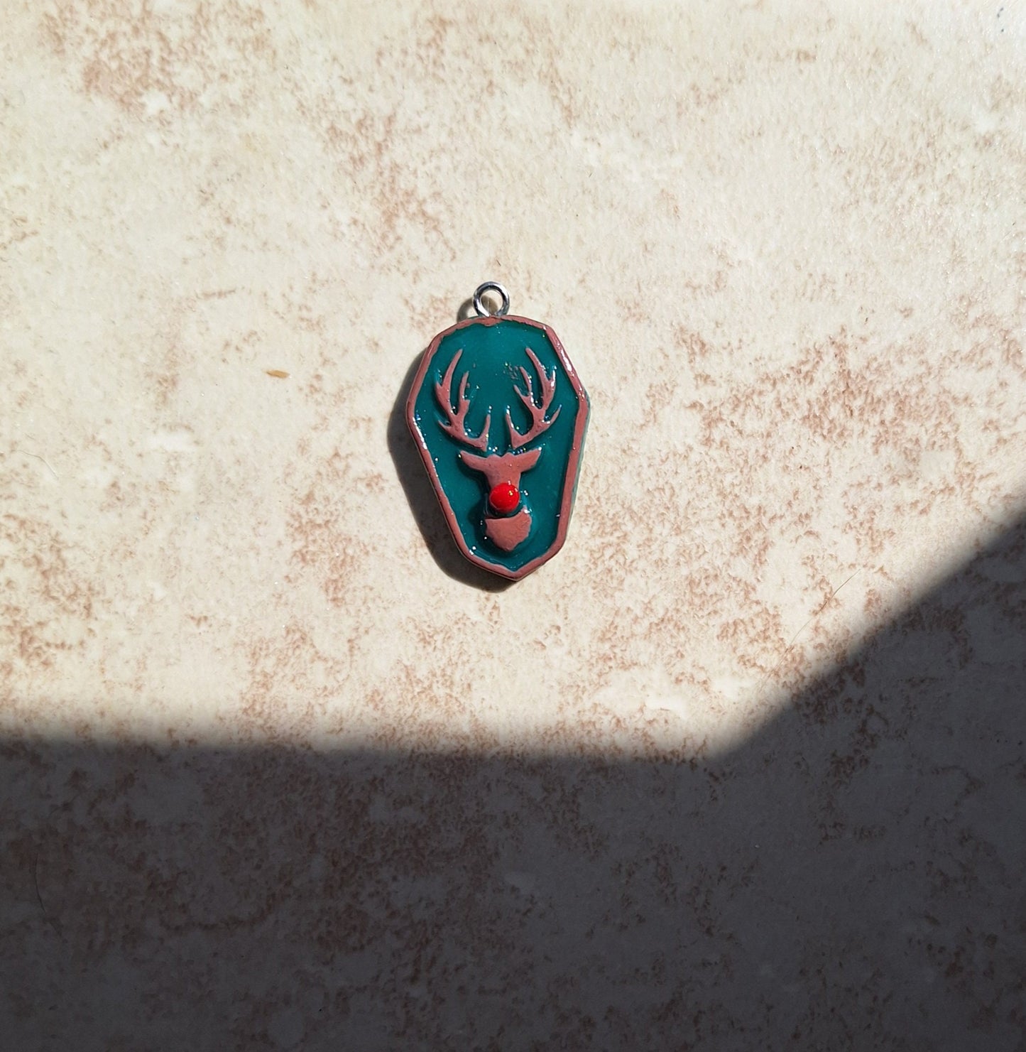 Kawaii christmas holiday rudolph reindeer cameo charms / clay cameo silhouette charms jewelry / amulet shape cameo charms stitch marker