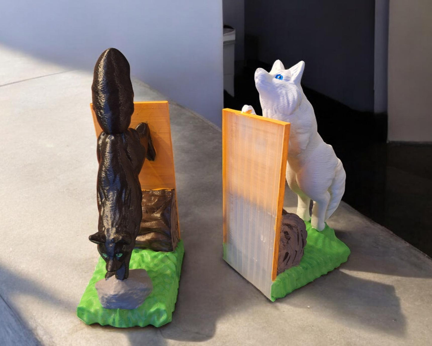 3D printed jumping wolf bookends / wolf fox book ends / 3d printed wolf animal Home decor