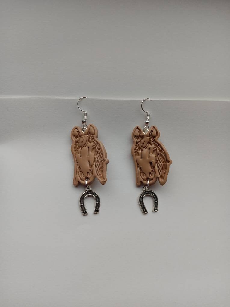 Kawaii horse and horseshoe earrings / polymer horseshoe dangle earrings / clay horse equestrian jewelry / clay horse shoe earrings