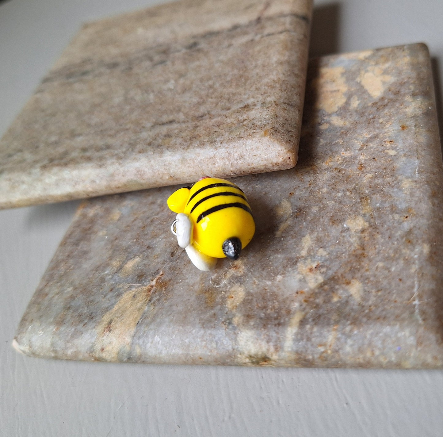 Kawaii bee kitty cat charms / polymer clay spring summer charms / kawaii cat bee charms jewelry / flower bumblebee charms stitchmarker