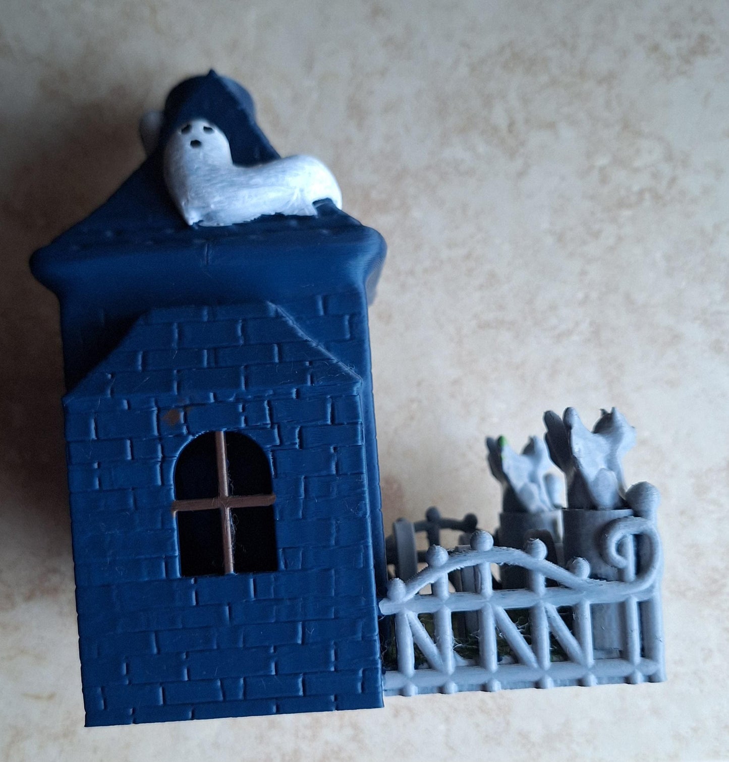 3D printed and painted dark blue haunted house dice tower / 3d spooky halloween dice tower / 3d printed d20 dice tower roller