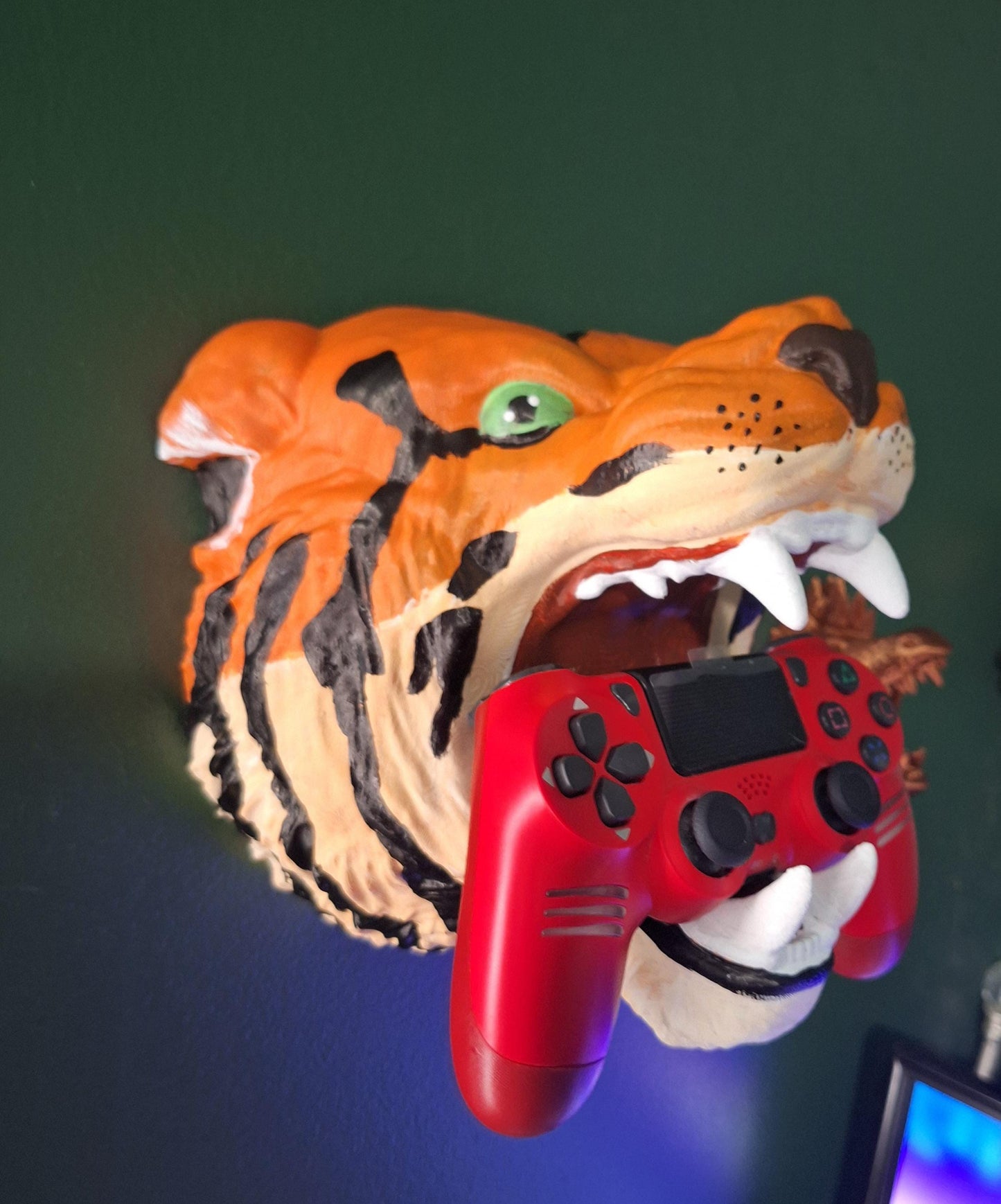 3D printed tiger head controller holder / wall mount game controller holder / 3d printed tabletop controller holder gaming accessories