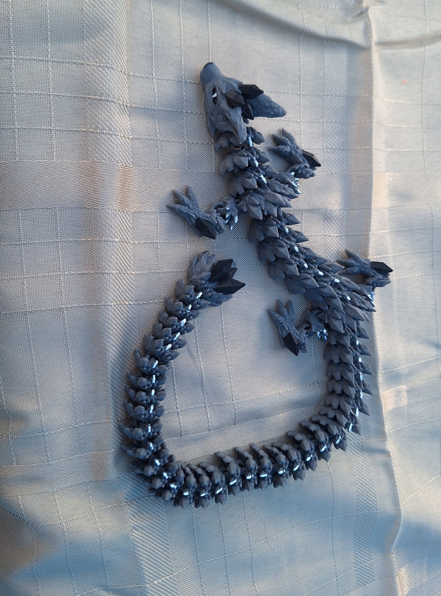 3D articulated white gray wolf dragon / 3d printed dragon animals / Grey wolf dragon knick knack Fidget figurines