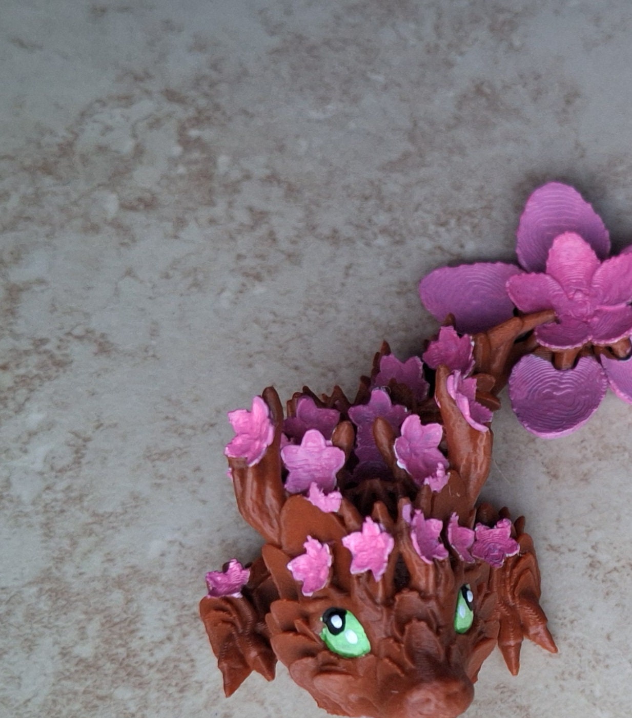 3D articulated white pink cherry blossom dragon / 3d printed dragon animals / sakura dragon knick knack Fidget figurines